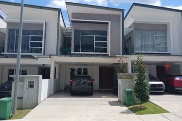 Parkfield Residences, Tropicana Heights