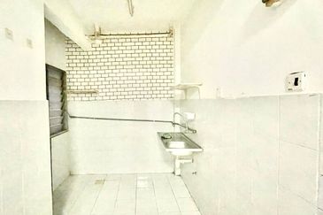 Putra Indah Apartment, Taman Pinggiran Putra