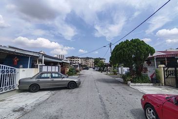 Taman Kinrara Seksyen 1