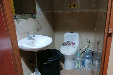 Kawasan Perniagaan Desa Ria Balakong