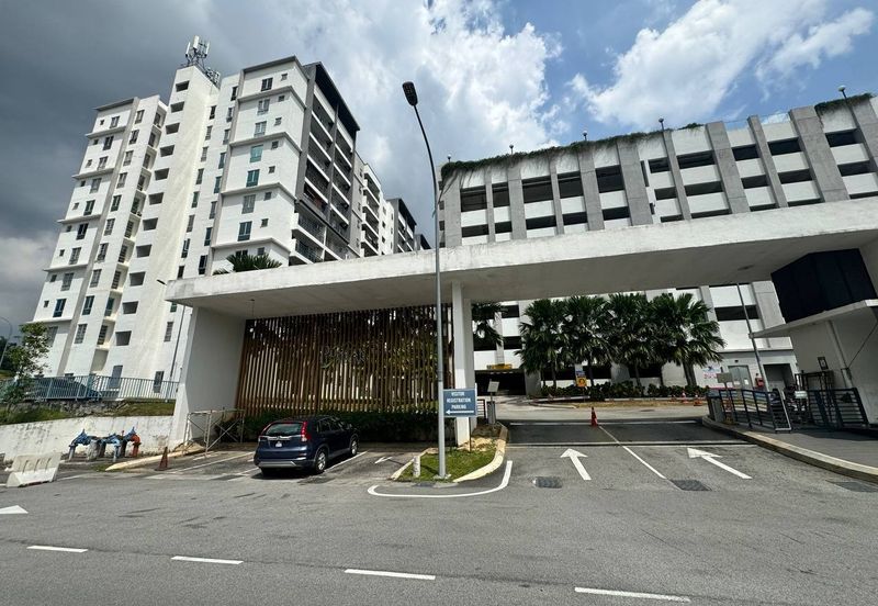 Puncak Hijauan (Hijauan Heights)