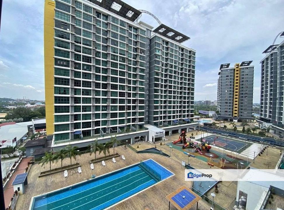 FOR RENT 🔥🔥 Partly Furnish Well Maintained Unit   RM2,300 Monthly  Vista Alam, Seksyen 14, Shah Alam, Selangor, Shah Alam