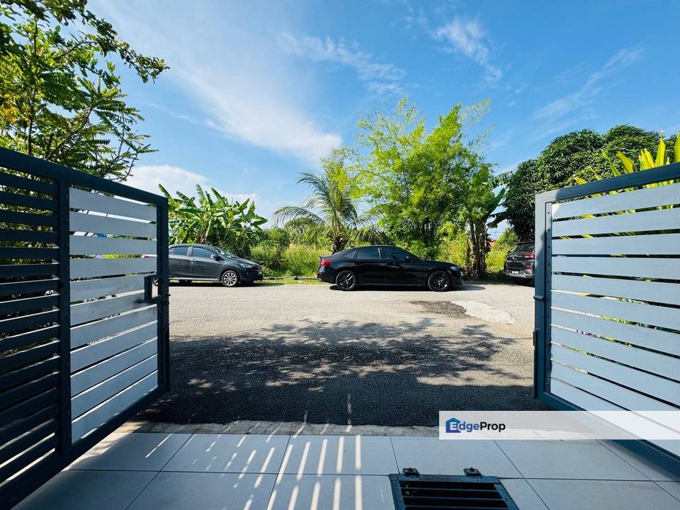 FOR SALE   RUMAH CANTIK END LOT Double Storey  Taman Langat Utama Bukit Changgang Banting Selangor , Selangor, Banting