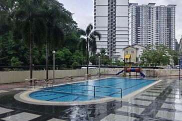 Angsana Apartment @ Taman Raintree
