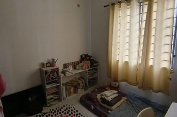 Angsana Apartment @ Taman Raintree