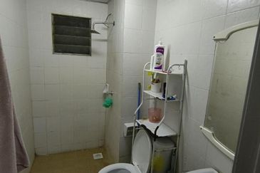 Angsana Apartment @ Taman Raintree