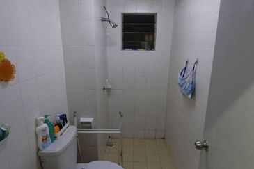 Angsana Apartment @ Taman Raintree