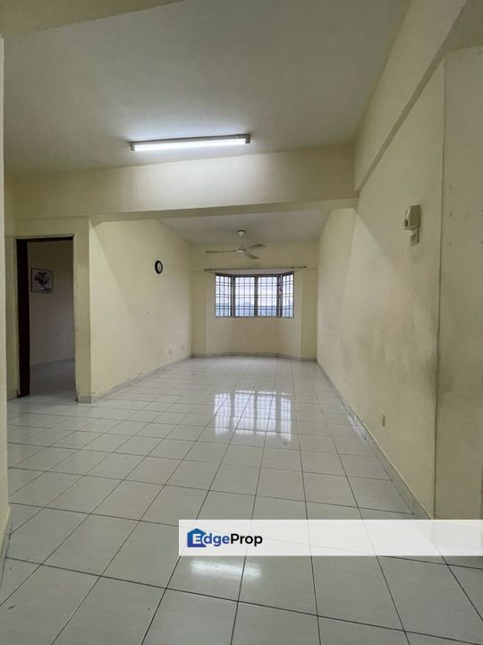 FULL LOAN CORNER SKY VILLA APARTMENT, SERDANG FOR SALE Price: rm220,000.00 (Nett) MV: RM350k (PB), Selangor, Seri Kembangan