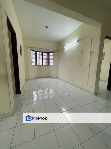 FULL LOAN CORNER SKY VILLA APARTMENT, SERDANG FOR SALE Price: rm220,000.00 (Nett) MV: RM350k (PB), Selangor, Seri Kembangan