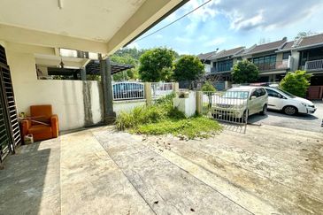 Taman Mawar, Bandar Baru Salak Tinggi