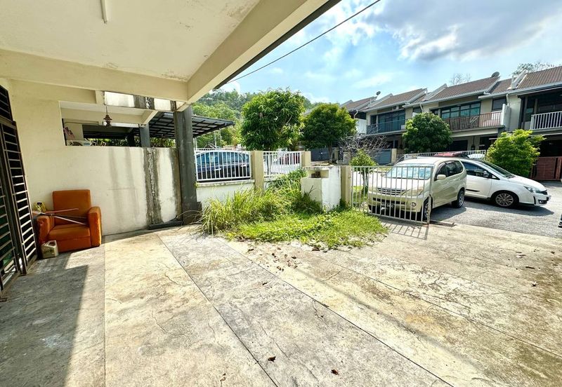 Taman Mawar, Bandar Baru Salak Tinggi