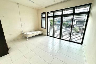 Taman Mawar, Bandar Baru Salak Tinggi