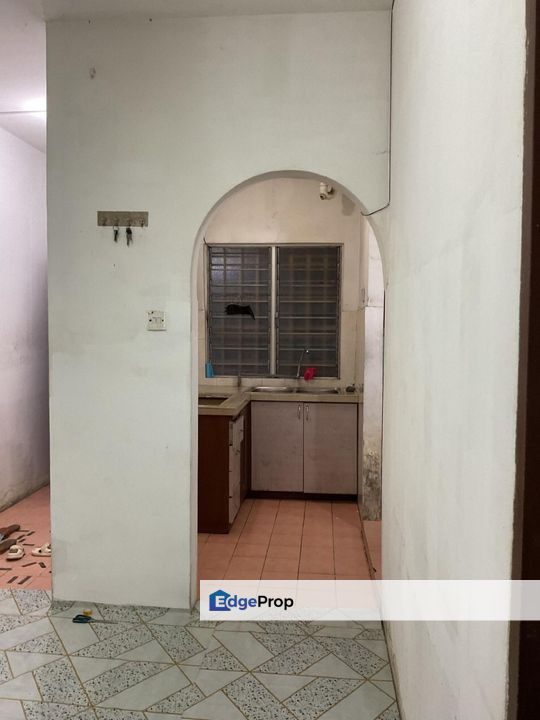 WTS / FOR SALE :  NEGOTIABLE!! Pangsapuri Impian Bandar Saujana Putra, Jenjarom Rm 210k, Selangor, Jenjarom