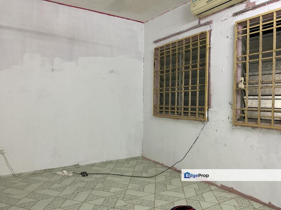 WTS / FOR SALE :  NEGOTIABLE!! Pangsapuri Impian Bandar Saujana Putra, Jenjarom Rm 210k, Selangor, Jenjarom