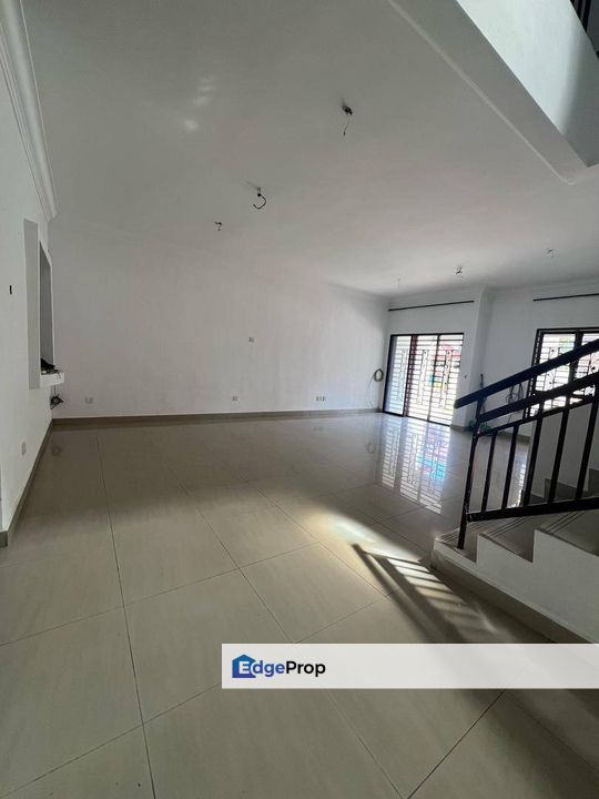 FOR SALE : Superlink Phase 3 Double Storeys D'Kayangan Seksyen 13, Shah Alam, Selangor, Shah Alam