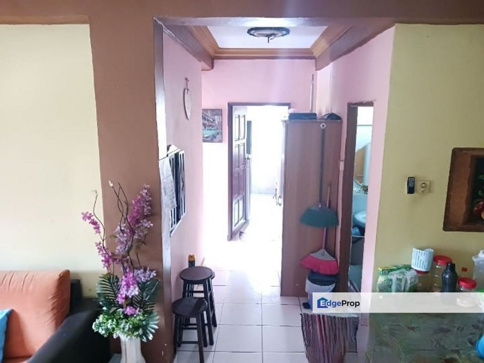 FOR SALE : APARTMENT FLORA, TAMAN IMPIAN EHSAN, BALAKONG FOR SALE Price: rm210,000.00 (Nett) (Require 10% downpayment), Selangor, Balakong