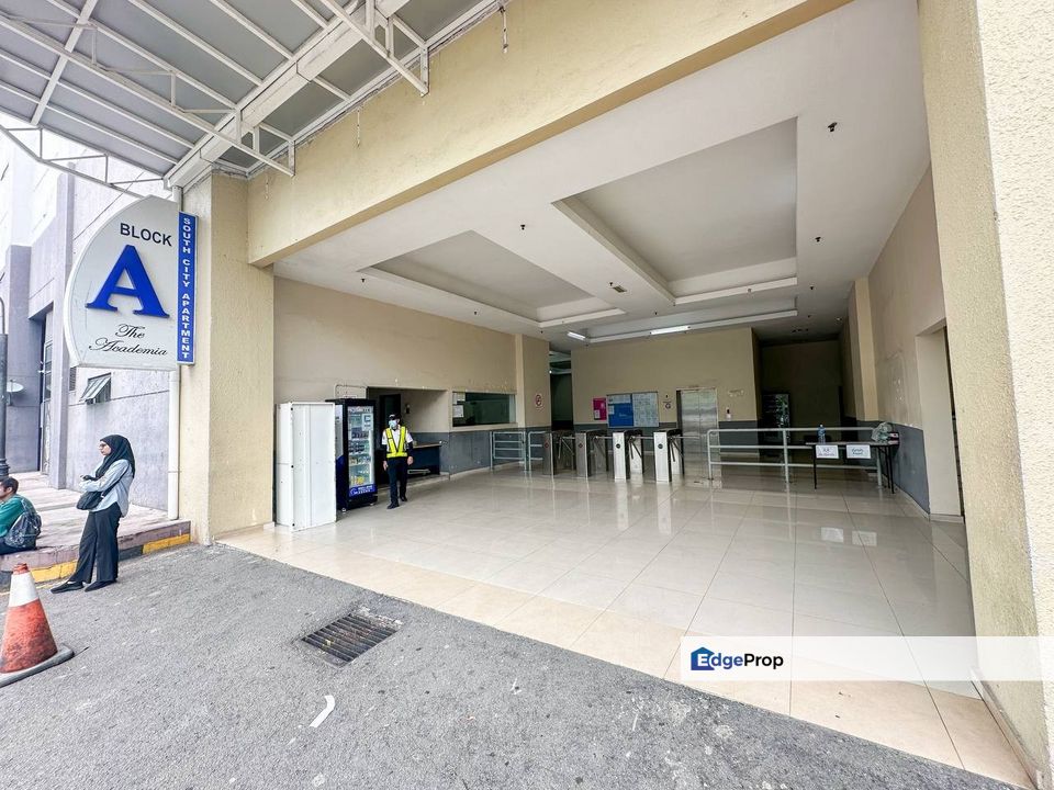 FOR SALE  BELOW MARKET VALUE | BLOK A Paling dekat dengan MRT | THE ACADEMIA @ SOUTH CITY PLAZA APARTMENT, SERDANG | Asking price 250k | MV : 360K, Selangor, Seri Kembangan