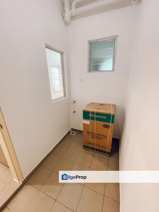 WTL / FOR RENTAL :  FOR RENT: Lakefront Homes Tower (CORNER), Furnished Unit., Selangor, Cyberjaya