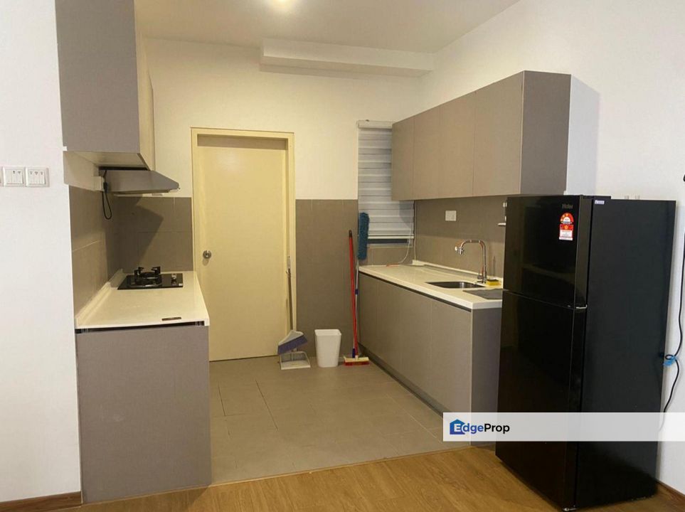 WTL / FOR RENTAL :  FOR RENT: Lakefront Homes Tower (CORNER), Furnished Unit., Selangor, Cyberjaya