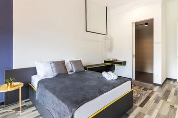 Freehold Investment Condo! Cash back up to 30k 