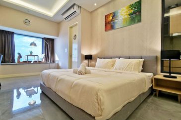 [SkySEMI-D Condo]Full KLCC View @48type facilities