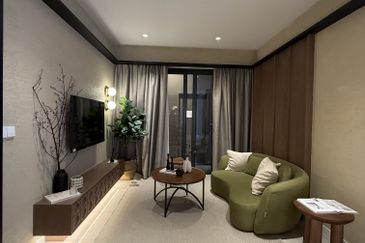 FREEHOLD 3r2B 400k ! Free Furniture & 0%Downpayment