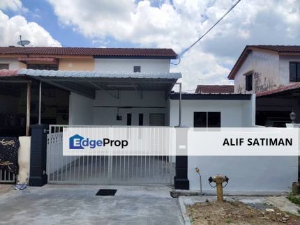 Teres Dua Tingkat di Taman Kluang Barat- FULLY RENOVATED , Johor, Kluang