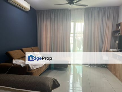 Spacious 3 rooms unit comes with 2 car parks, walking distance to Citta Mall, Selangor, Ara Damansara