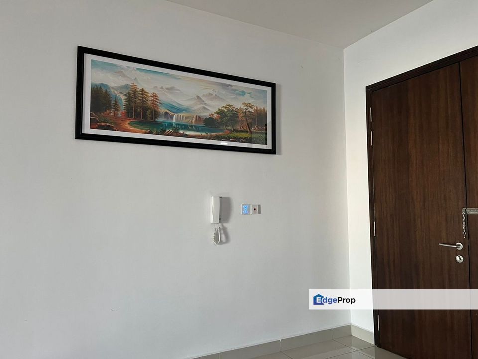 Spacious 3 rooms unit comes with 2 car parks, walking distance to Citta Mall, Selangor, Ara Damansara