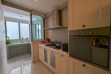 Ara Hill Condominium