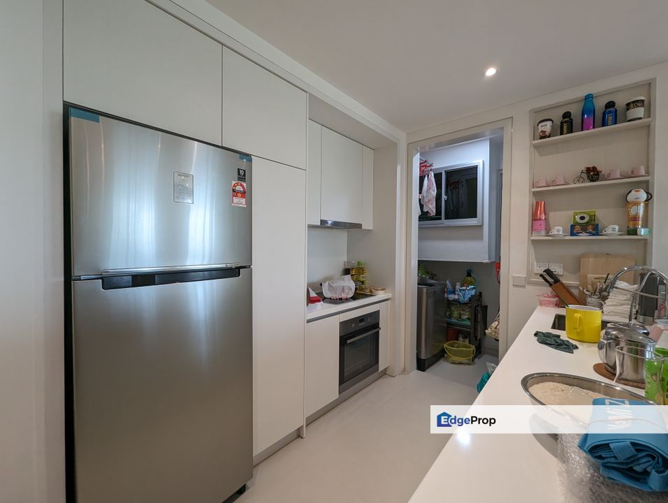 Rare unit facing park with direct parking access, Selangor, Ara Damansara