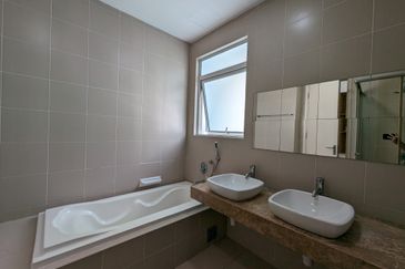 Amaya Saujana, Saujana Subang