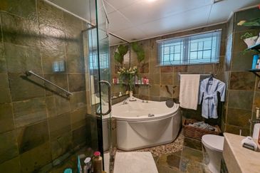 Bungaraya Kondominium, Saujana Subang