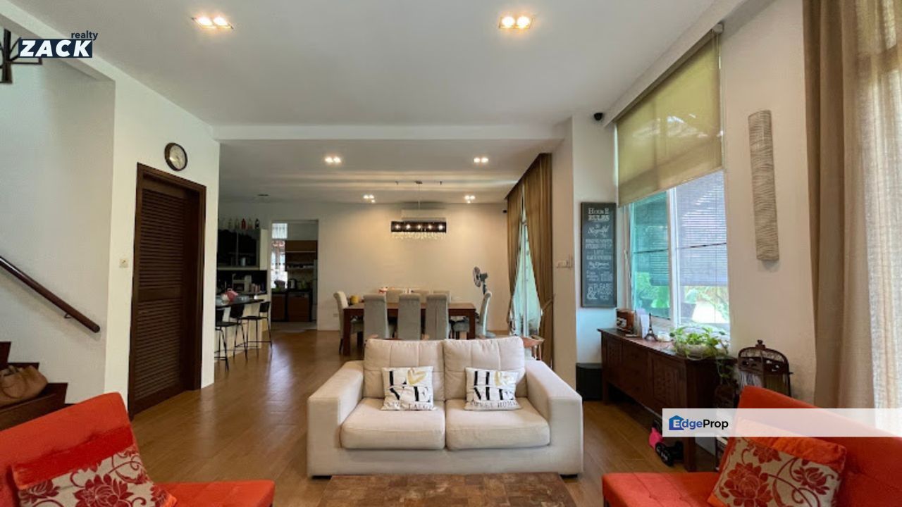 Rare End-lot house with a good land size with open concept living, Selangor, Saujana 