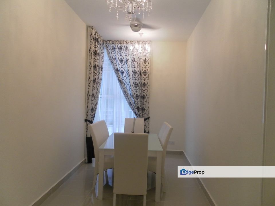 Low Floor unit with swimming pool view, Selangor, Ara Damansara