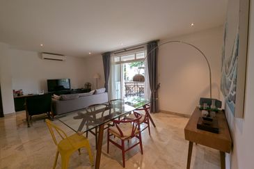 Bungaraya Kondominium, Saujana Subang