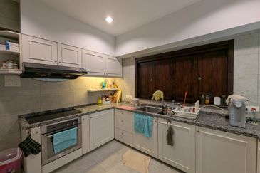 Bungaraya Kondominium, Saujana Subang