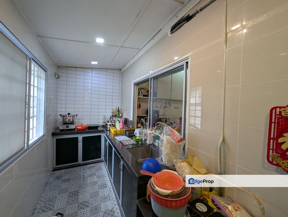 Rare single storey house with thirty feet width in Petaling Jaya, Selangor, Petaling Jaya