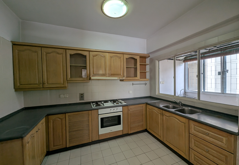 Bungaraya Kondominium, Saujana Subang