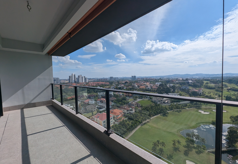 Spacious, private, and exclusive. A luxury home with golf course view in the heart of Tropicana