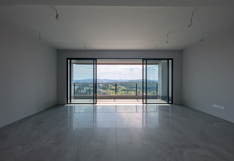 Spacious, private, and exclusive. A luxury home with golf course view in the heart of Tropicana