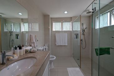 Bungaraya Kondominium, Saujana Subang