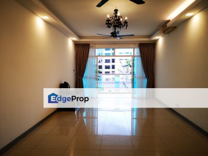 Low Floor unit Partially Furnished in Good Price, Selangor, Saujana 