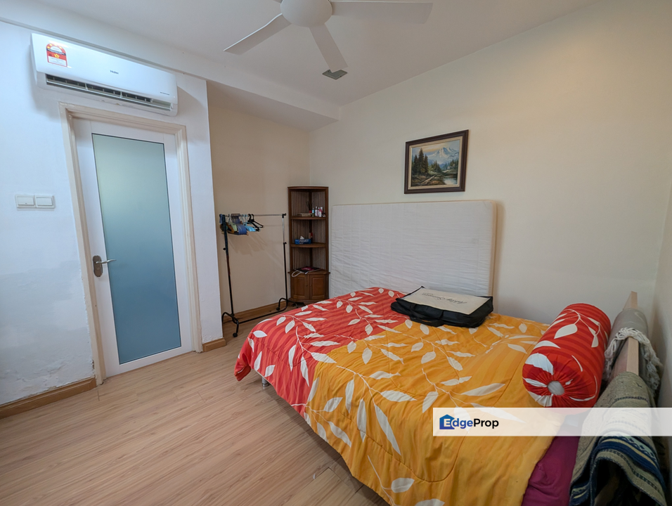 Decent unit with some renovation, low floor corner unit for sale, Selangor, Saujana 