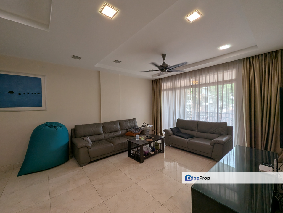 Decent unit with some renovation, low floor corner unit for sale, Selangor, Saujana 