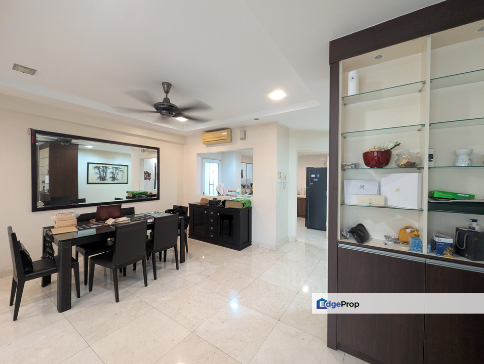 Decent unit with some renovation, low floor corner unit for sale, Selangor, Saujana 