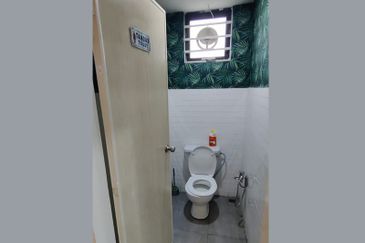 Premium Ground Floor Shoplot Opposite AEON Mall Pusat Perniagaan Mahkota Impian Alma