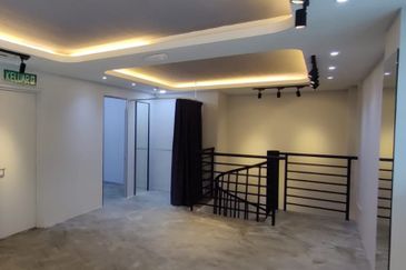 Premium Ground Floor Shoplot Opposite AEON Mall Pusat Perniagaan Mahkota Impian Alma