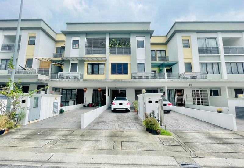 Sierra 1, Odora Parkhomes