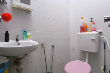 Dahlia Court Apartment